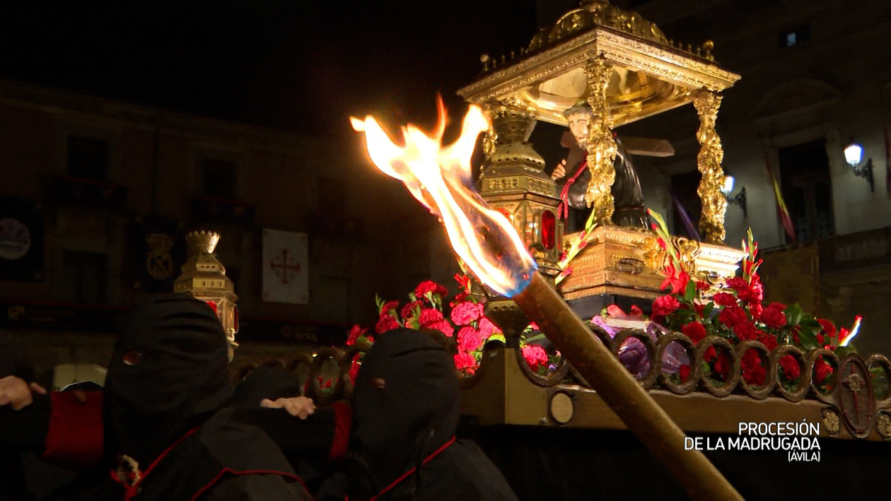 Procesión de la madrugada del Cristo de las Batallas (Ávila)