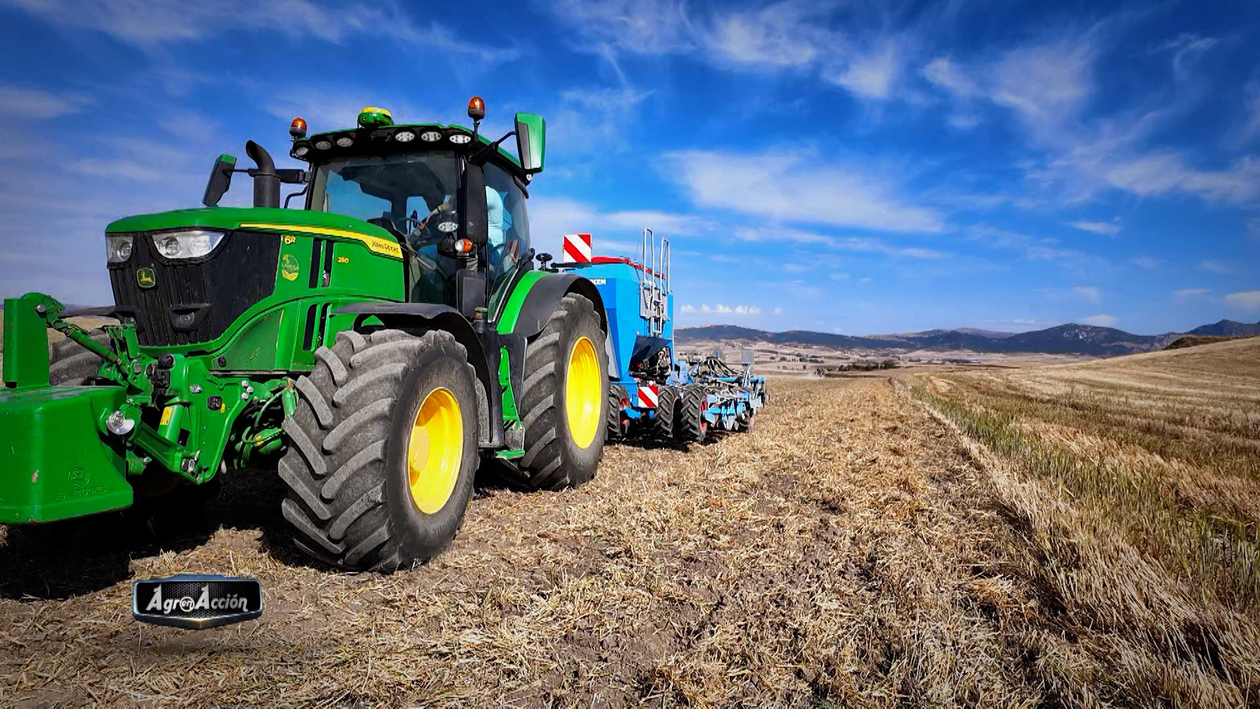 T9/E7: Aperos de suelo de Lemken y maquinaria en la cosecha de patata