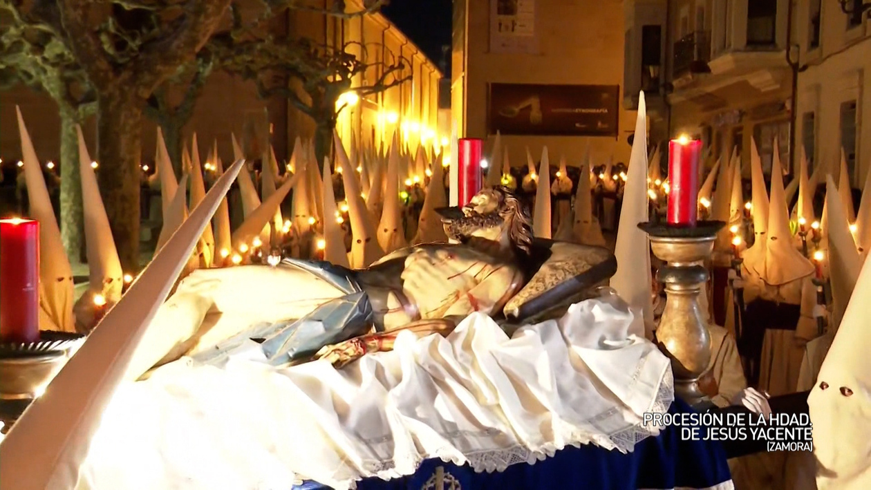 Procesión de la Hermandad de Jesús Yacente (Zamora)