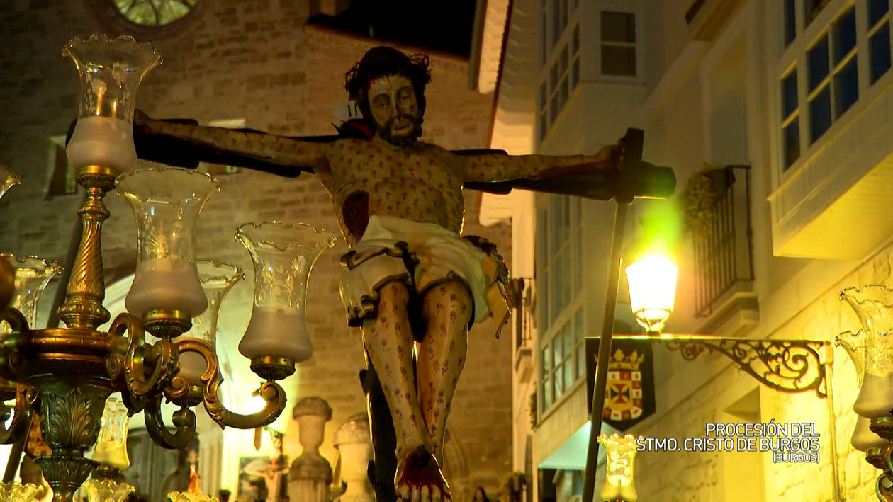Salida de la procesión del Santísimo Cristo de Burgos