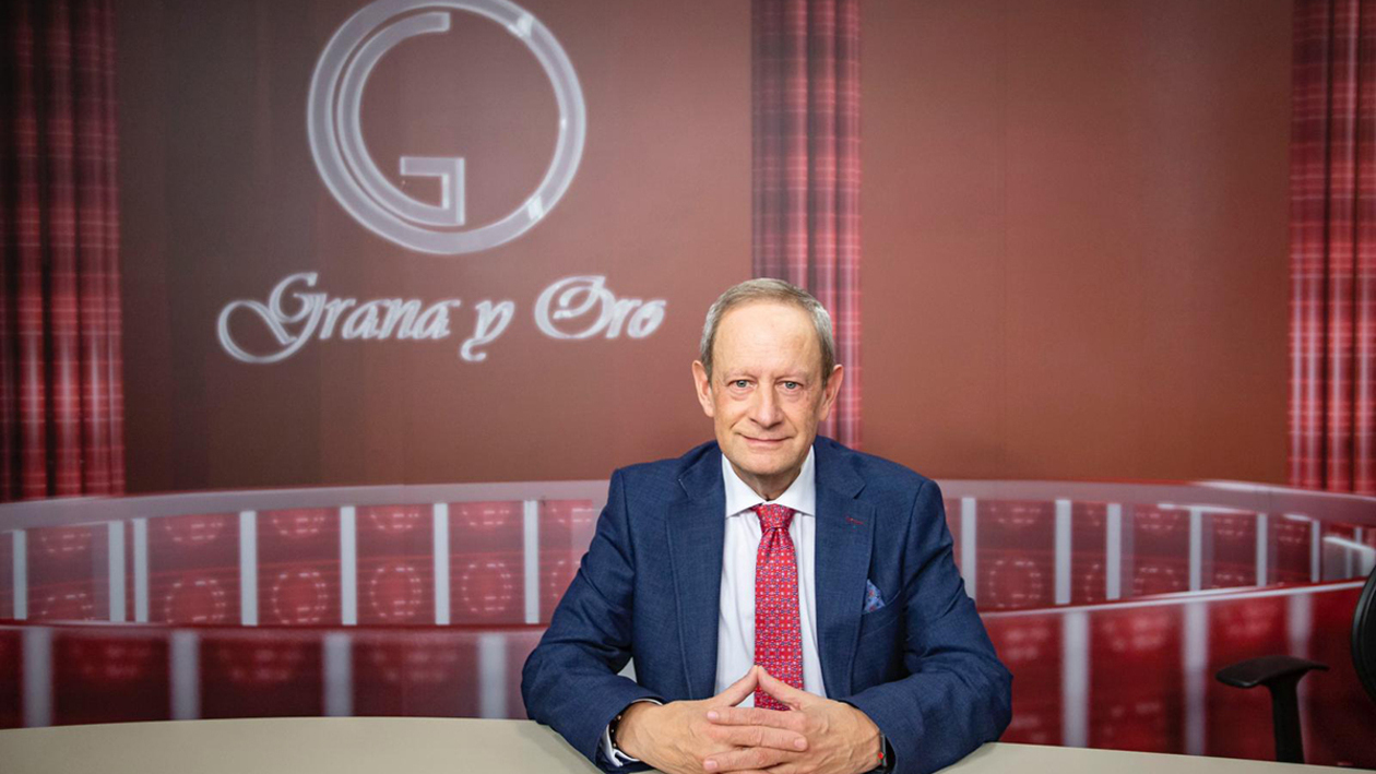 Carlos Martín Santoyo, director del programa de CyLTV ‘Grana y oro’, distinguido por la Sociedad Española de Cirugía Taurina