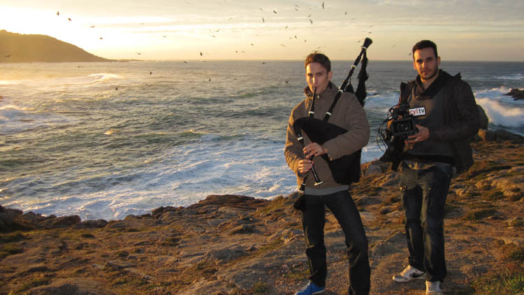 Castellanos y leoneses por España