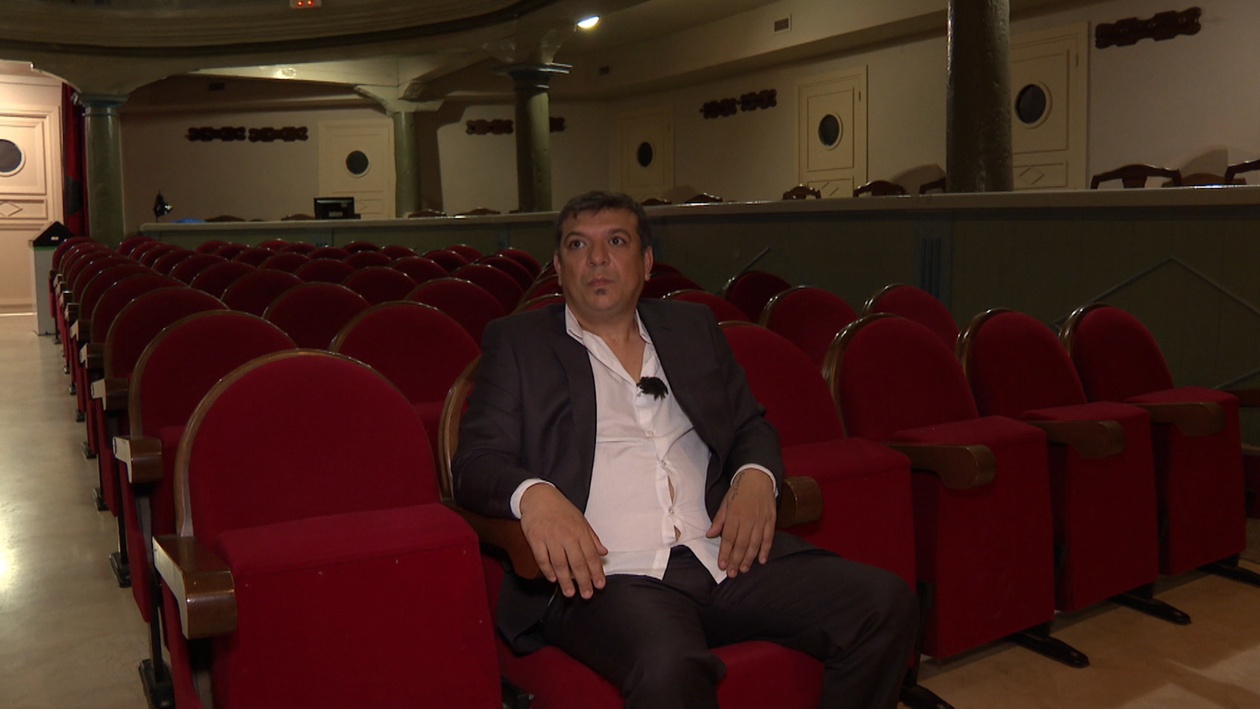 Barrendero de día, cantaor de noche