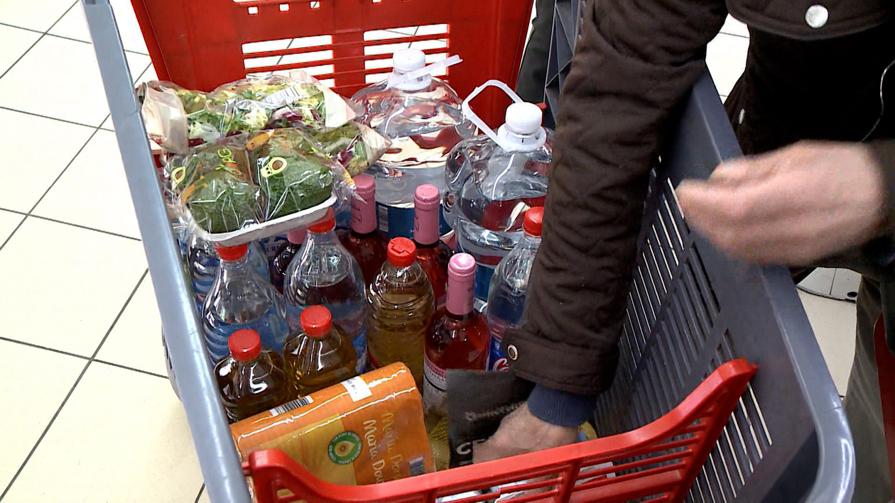 La OCU calcula que se pueden ahorrar más de 1.300 euros al año según la elección del supermercado