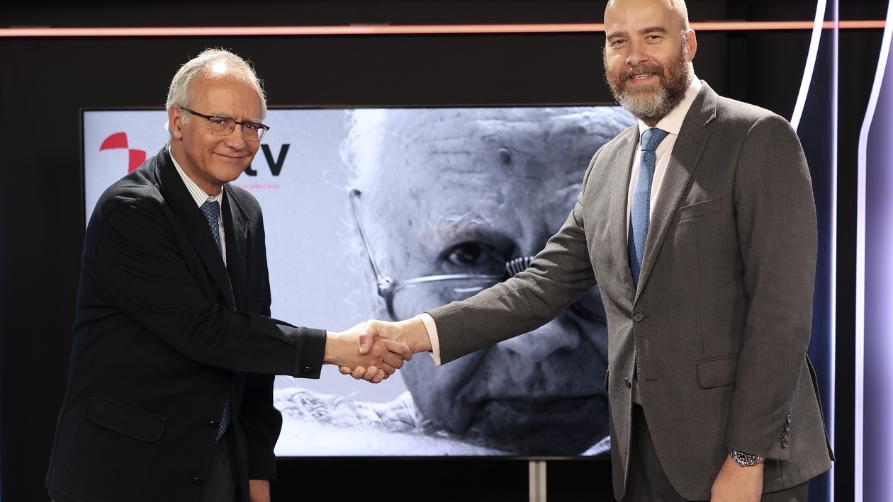 CyLTV firma un acuerdo con la Fundación Venancio Blanco para ensalzar la figura del escultor salmantino