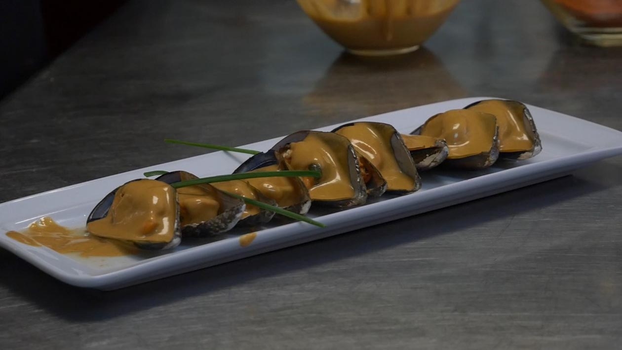 Mejillones con salsa de pan