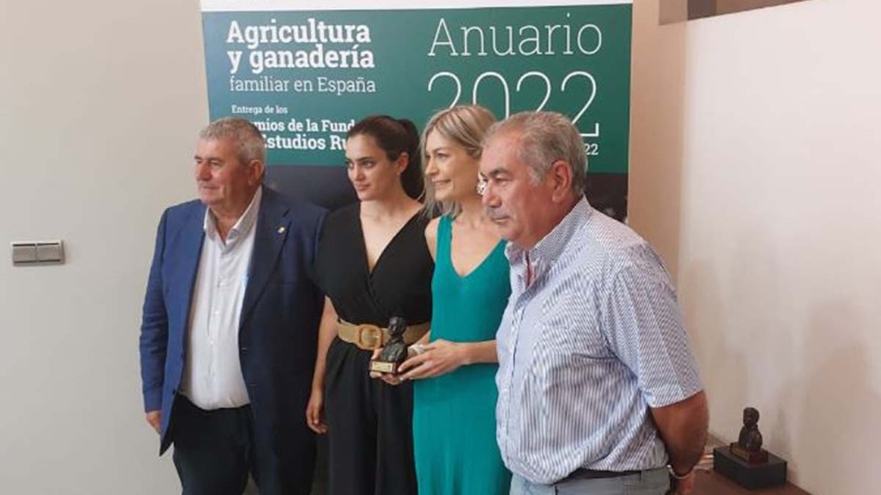 El programa de CyLTV 'Surcos' recibe el premio de la Fundación de Estudios Rurales por su impacto social