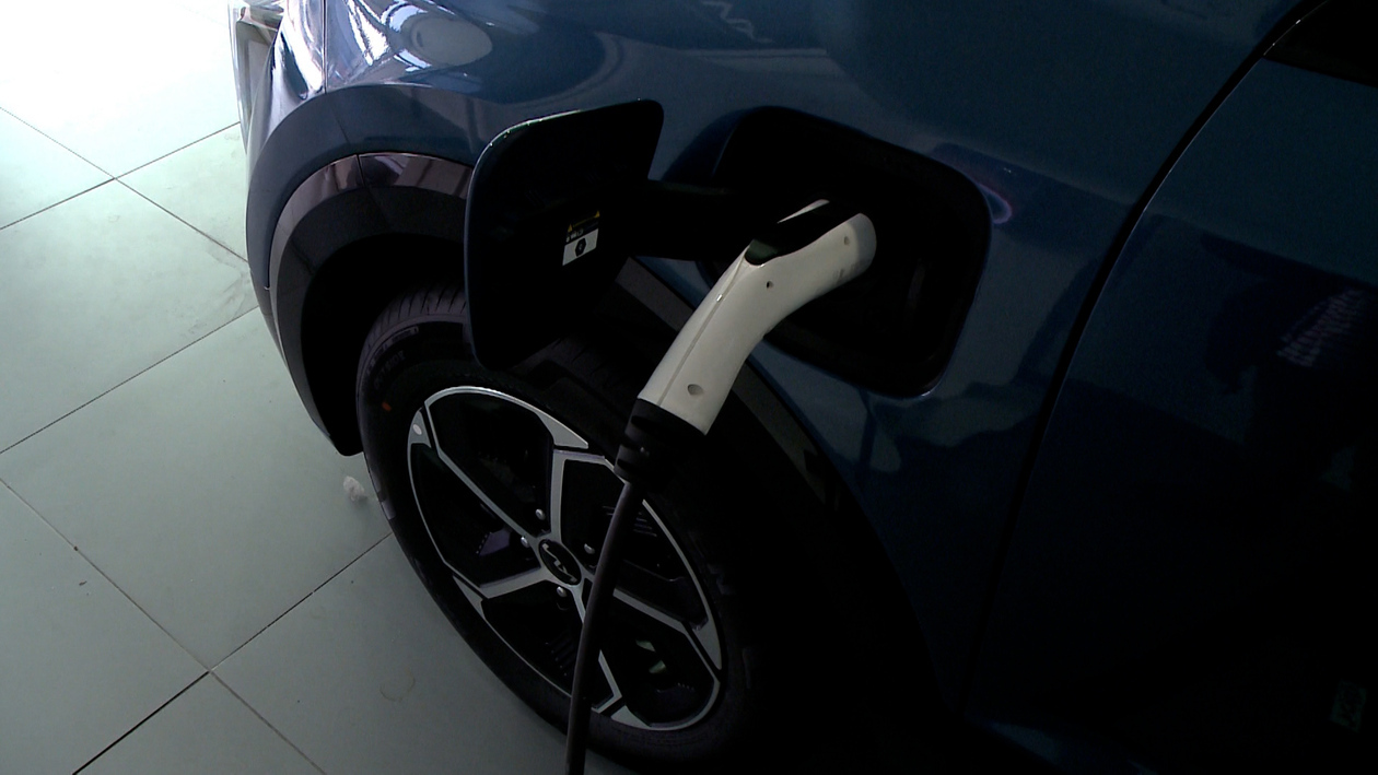 El Gobierno activa el Plan Auto+ con subvenciones de hasta 4.500 euros para comprar coche eléctrico