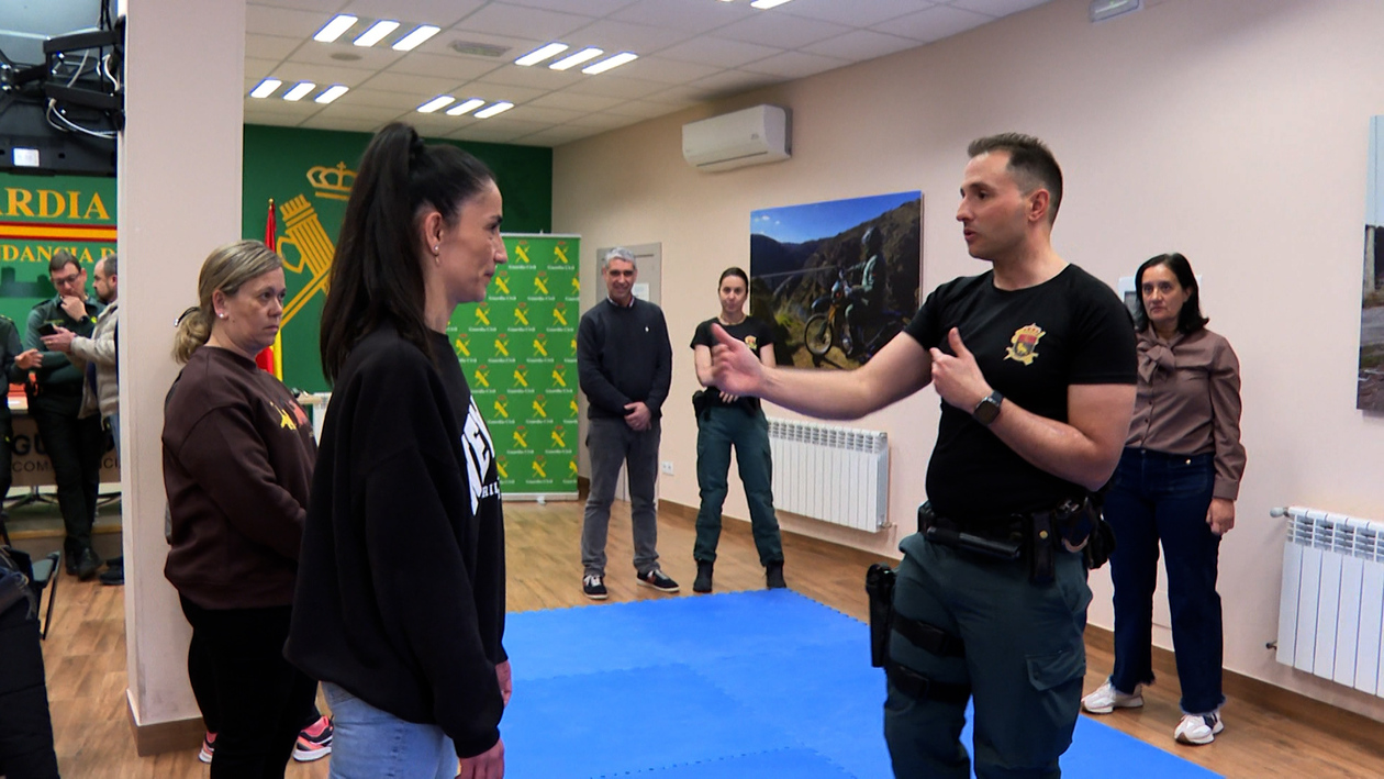 La Guardia Civil forma a la enfermería de Zamora contra las agresiones