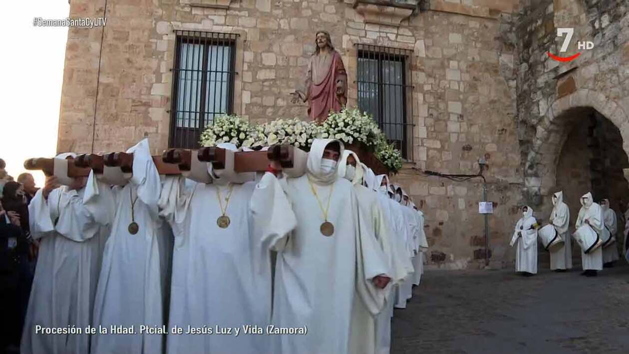 Procesión de la Hermandad Penitencial de Jesús Luz y Vida (Zamora)