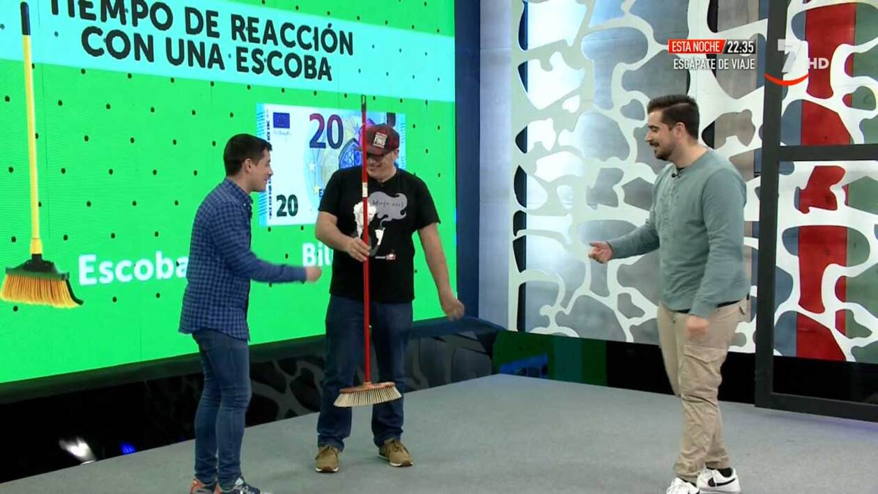 Cómo demostrar que existe el tiempo de reacción con una escoba