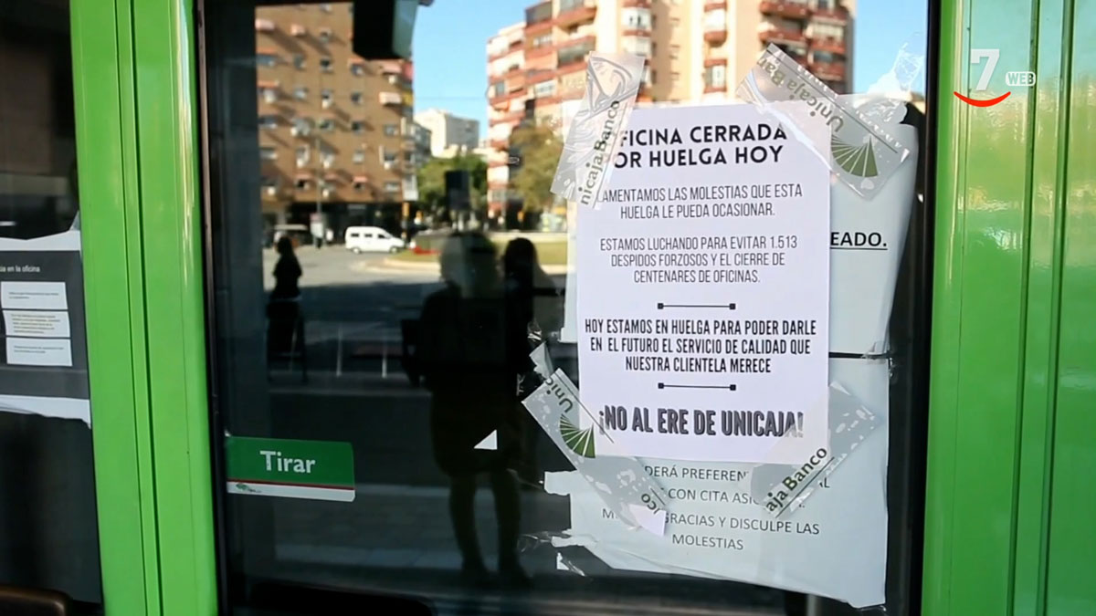 Cierre prácticamente masivo de las oficinas de Unicaja en Castilla y ...
